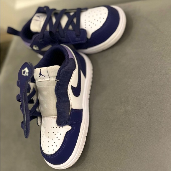 Toddler Nike Air Jordan 1 Low 'Sky J Purple' - Picture 10 of 11
